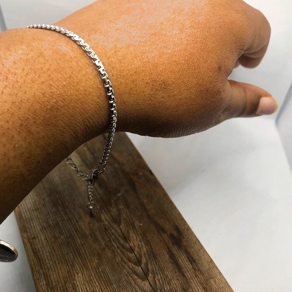 New Stainless Steel Bracelet for Women - Picture 4 of 9